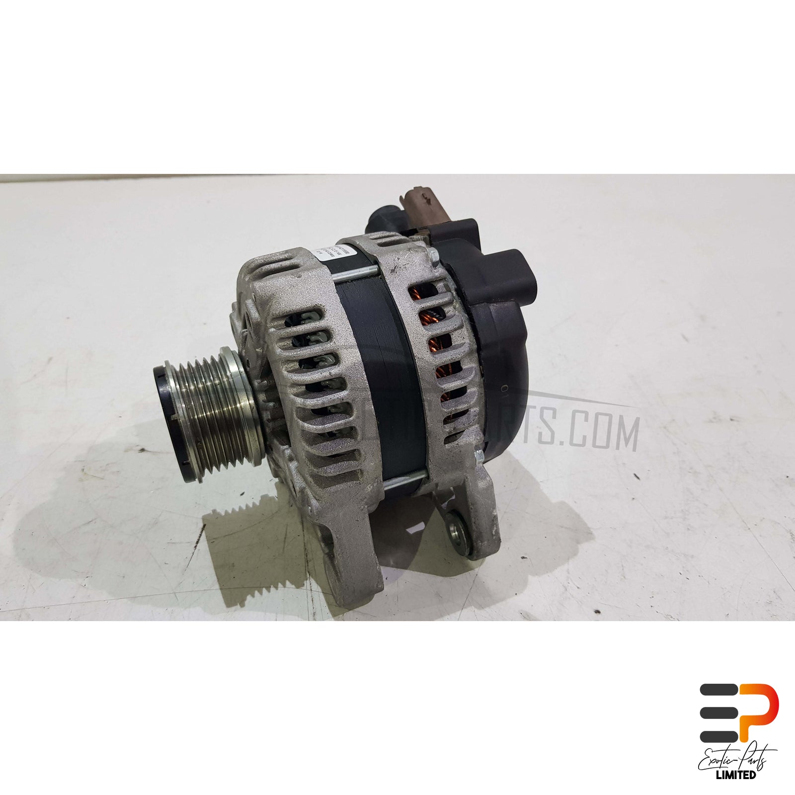 Peugeot 308 SW II T9 Break 1.5 HDI Alternator 9820893880 picture 2