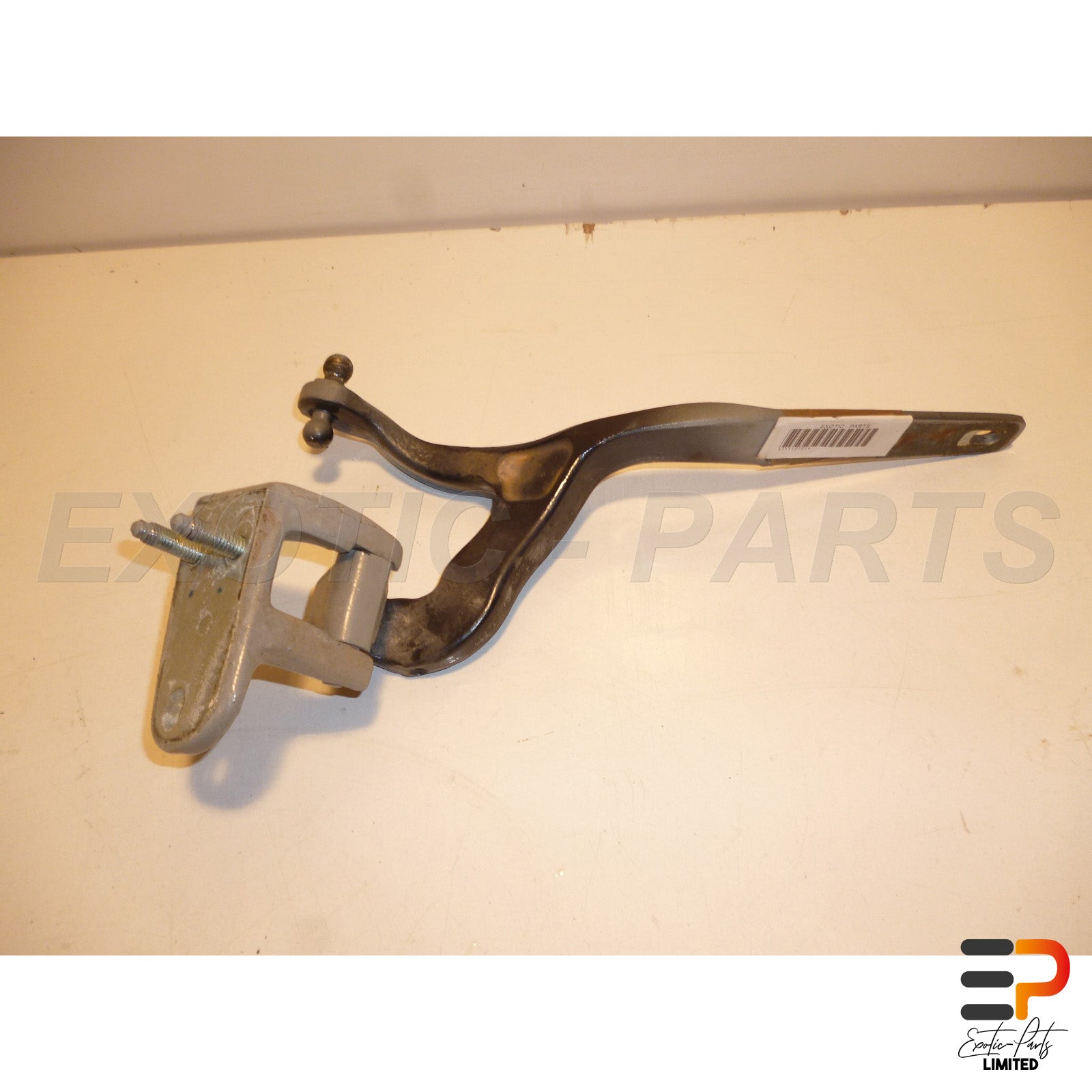 Mercedes Benz E320 T CDI Avantgarde W211 Hinge A2117400237 Right picture 2