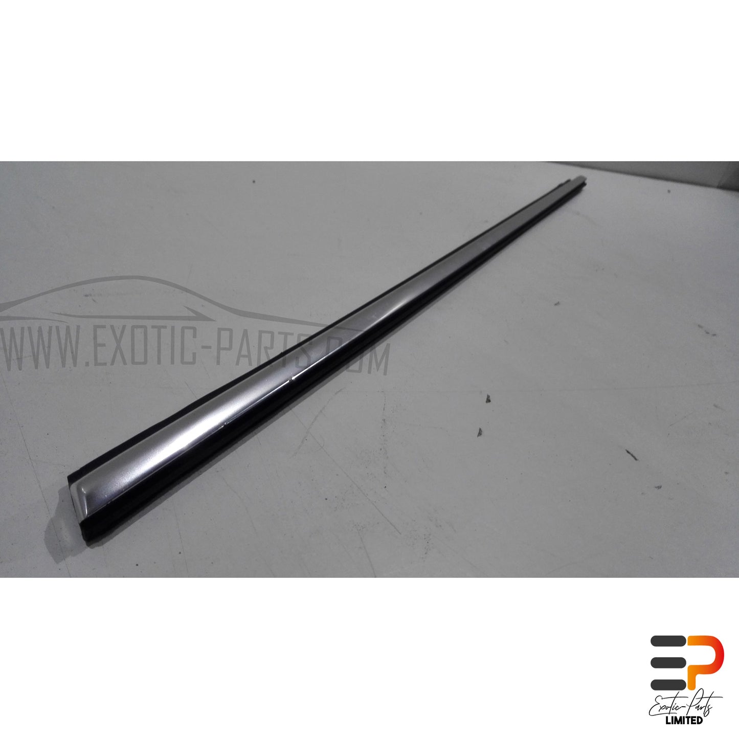 Audi S8 4.2 Quattro Ledge Moulding 4D0853768A 2ZZ Rear Right picture 2