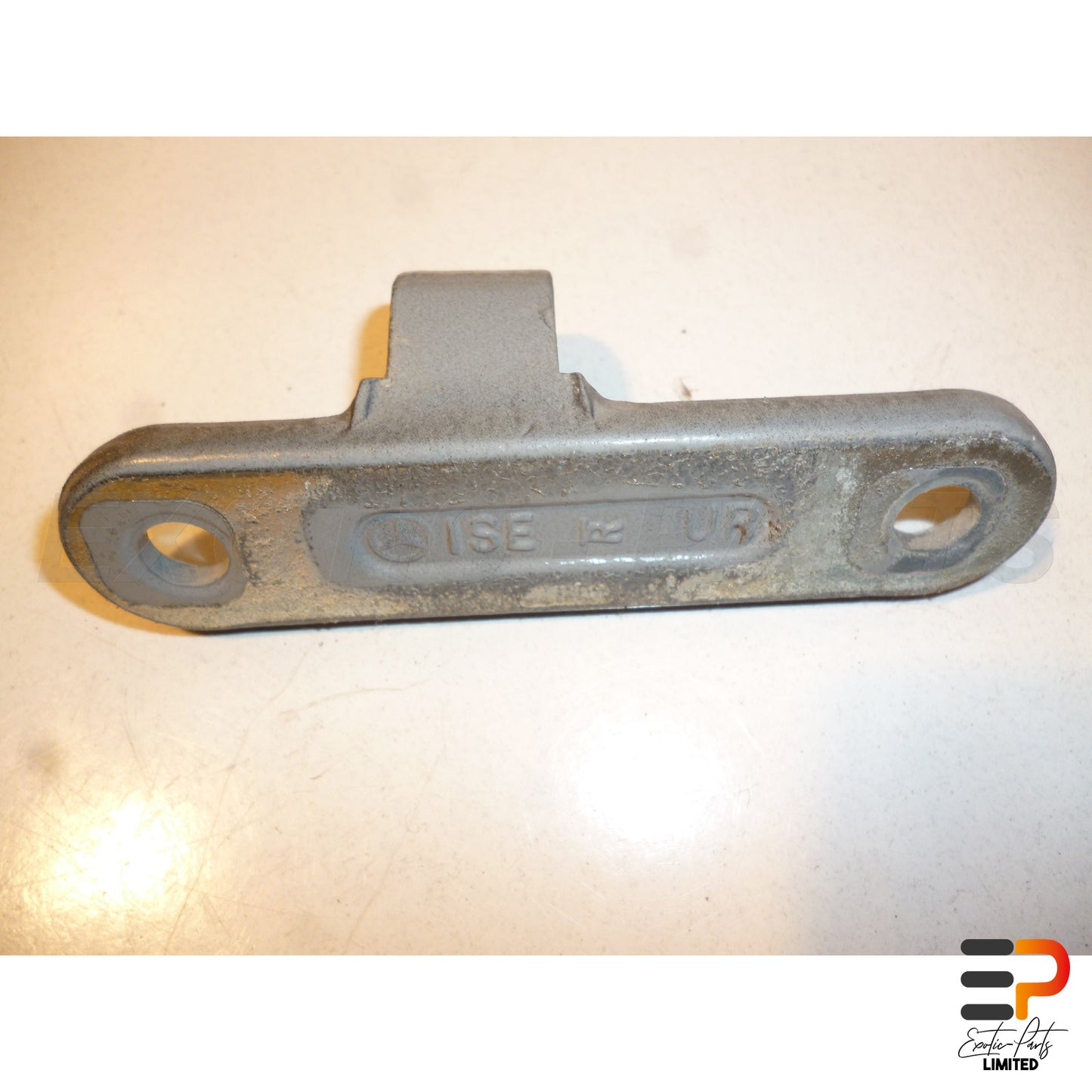 Mercedes Benz E320 T CDI Avantgarde W211 Hinge picture 2