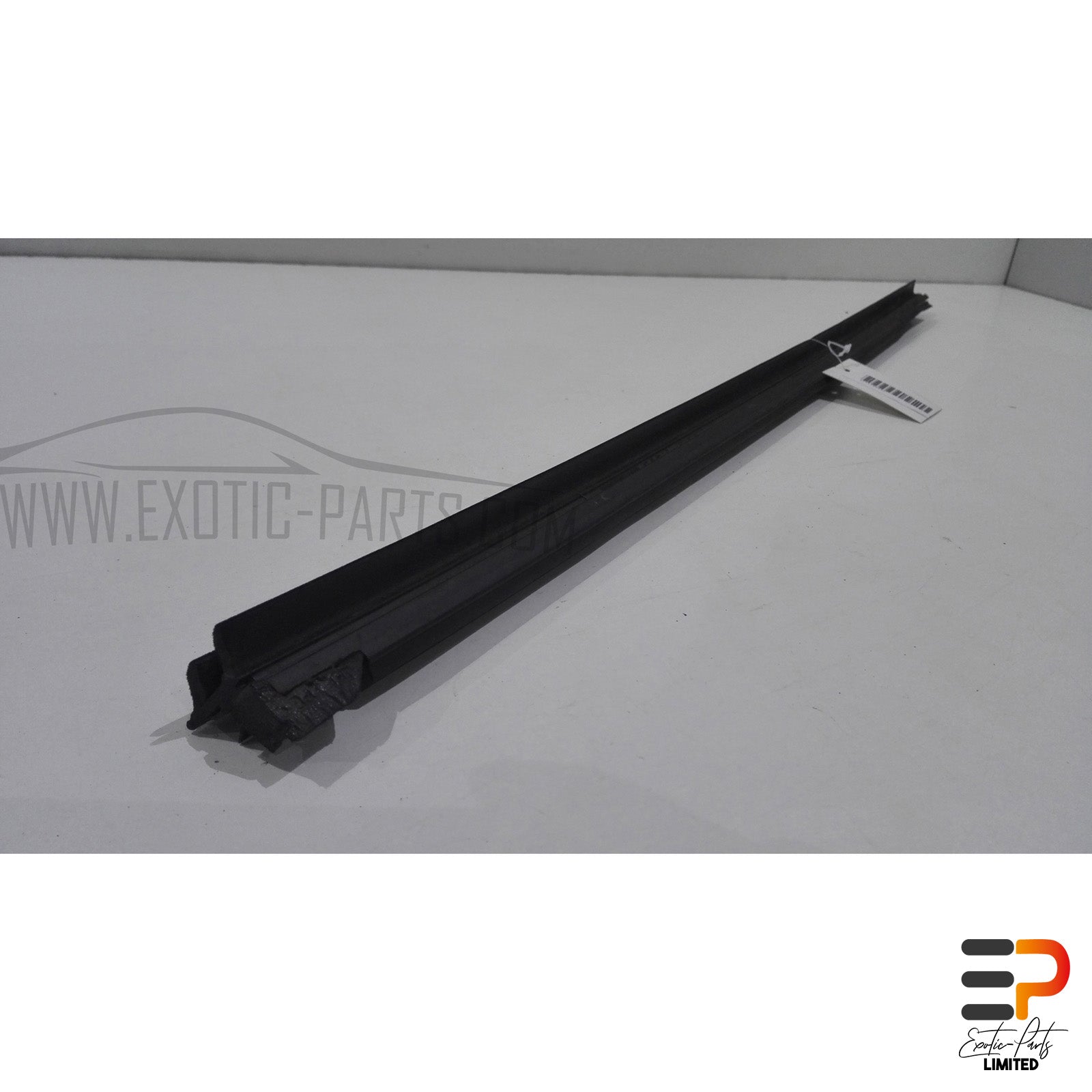 Audi S8 4.2 Quattro Sealing Rail Inside 4D1837480A Front Right picture 2