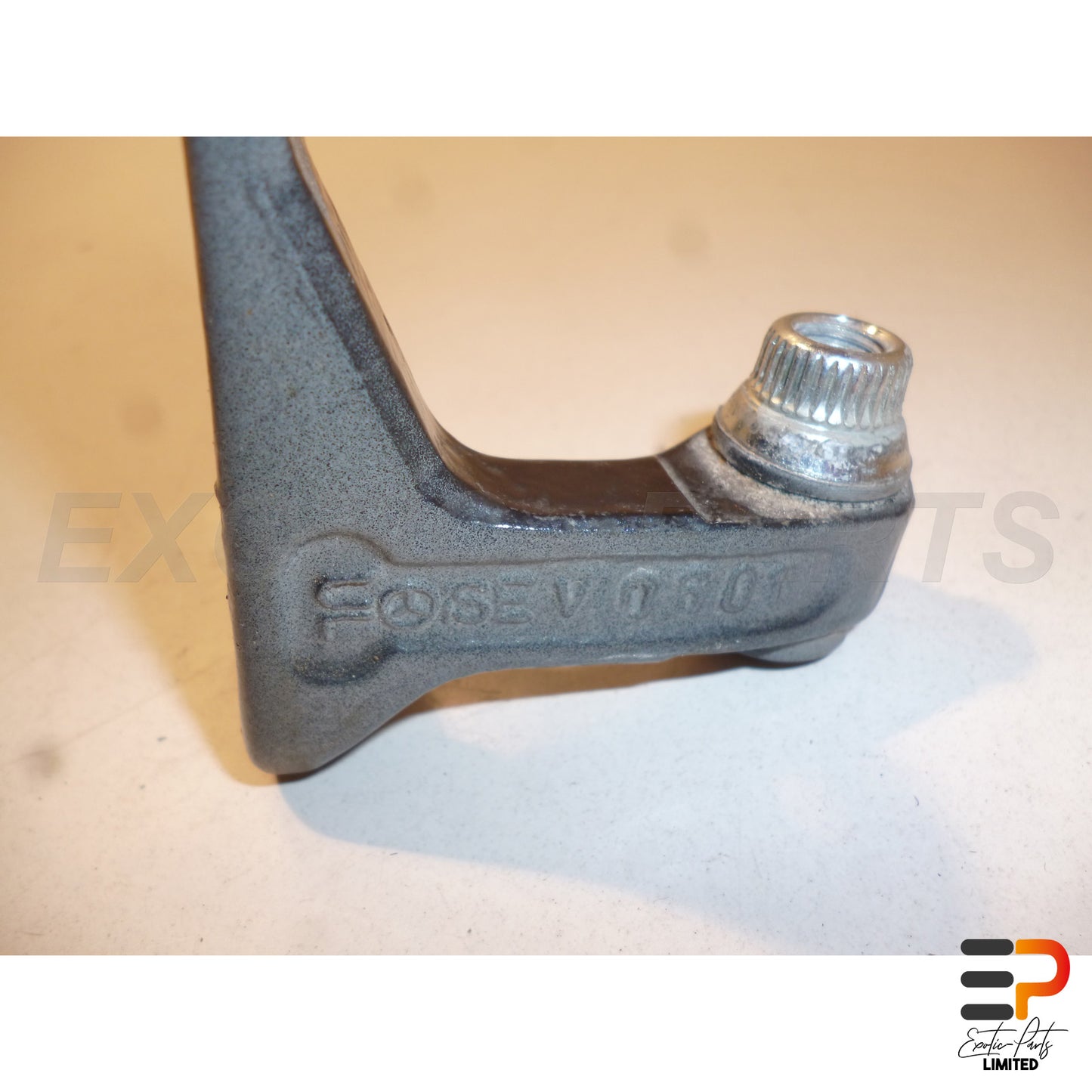 Mercedes Benz E320 T CDI Avantgarde W211 Hinge picture 2