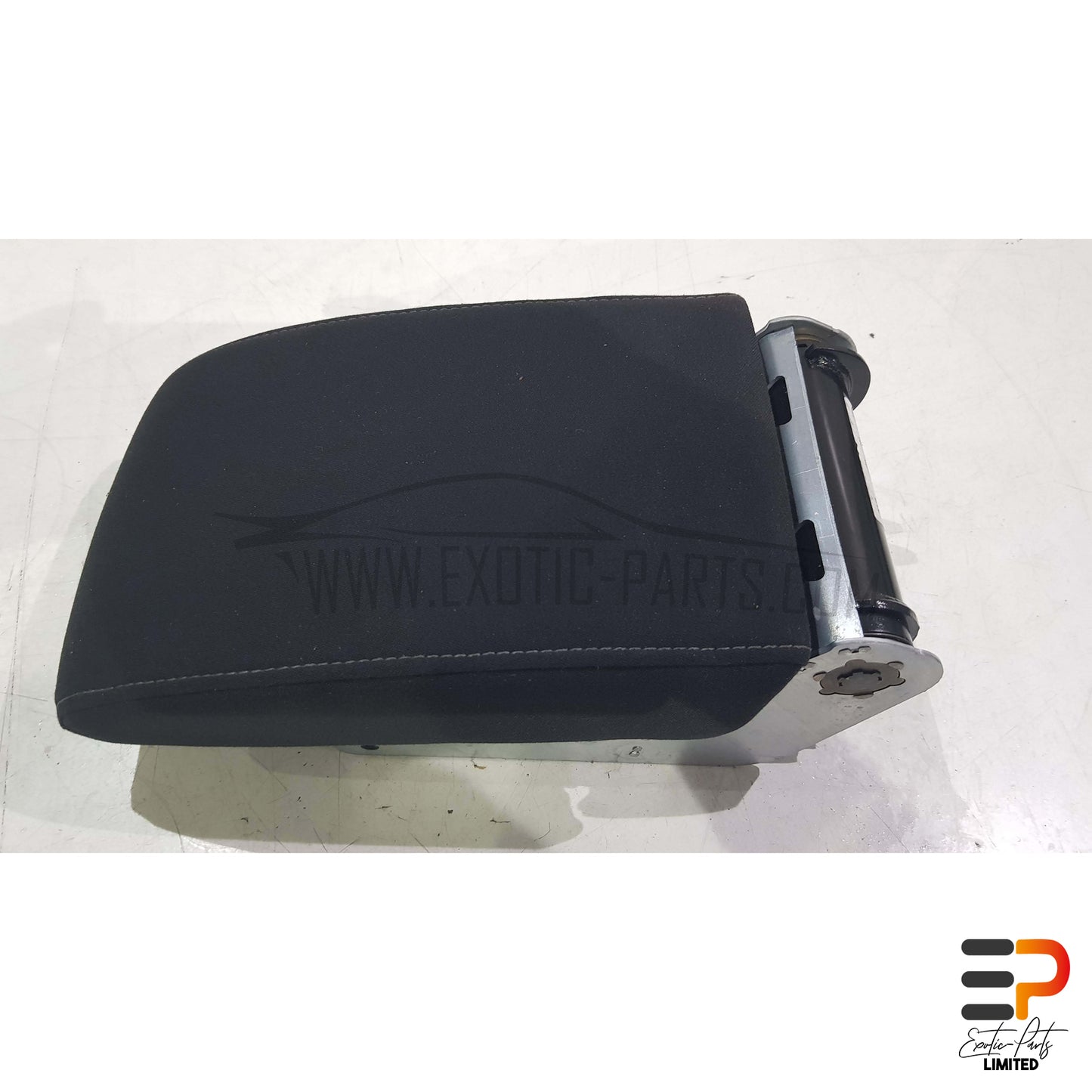 VW Golf VI Mk6 Plus 1.4 TSI DSG Center Armrest 5M0864207F picture 2