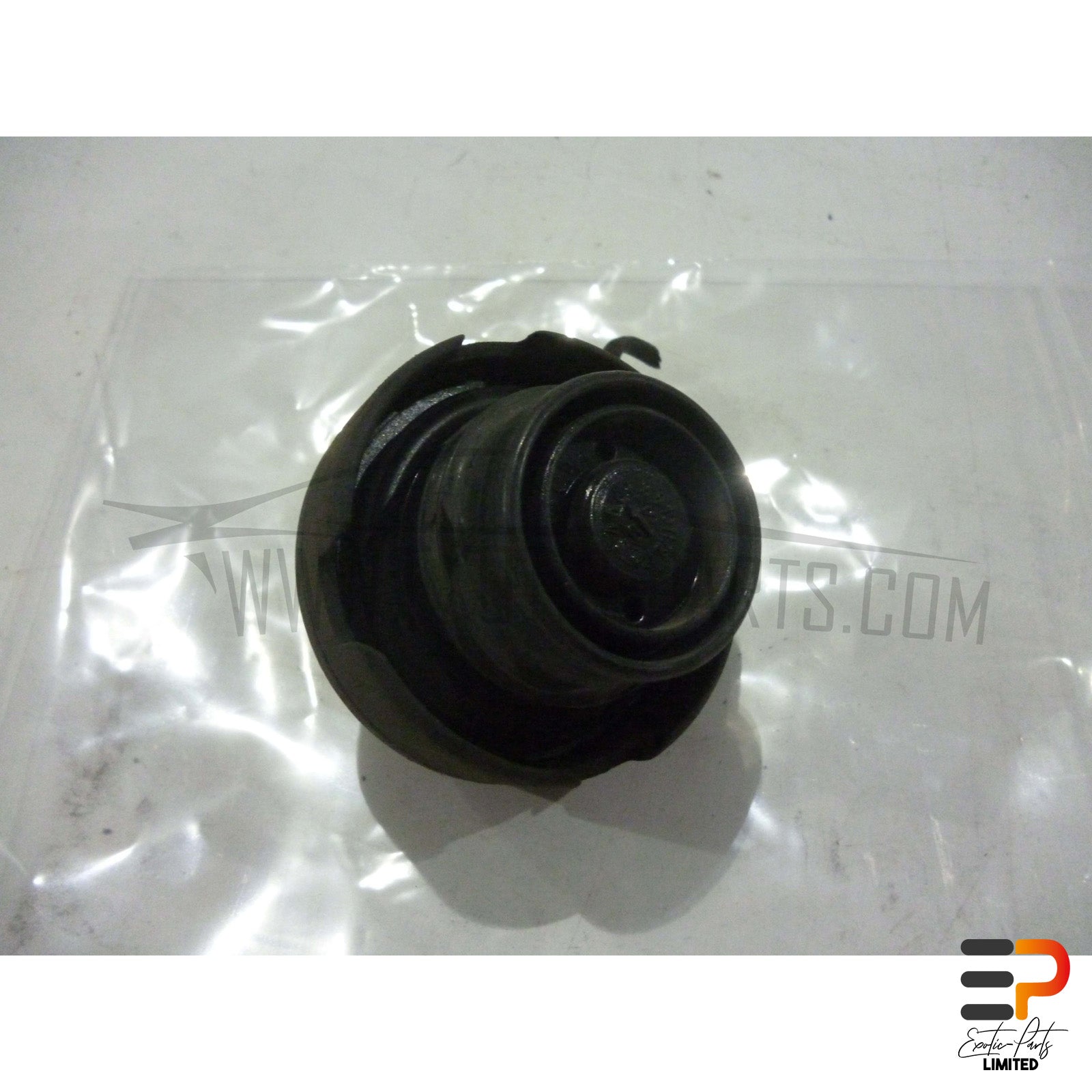 Audi S8 4.2 Quattro Filler Cap 1J0201550AC picture 2