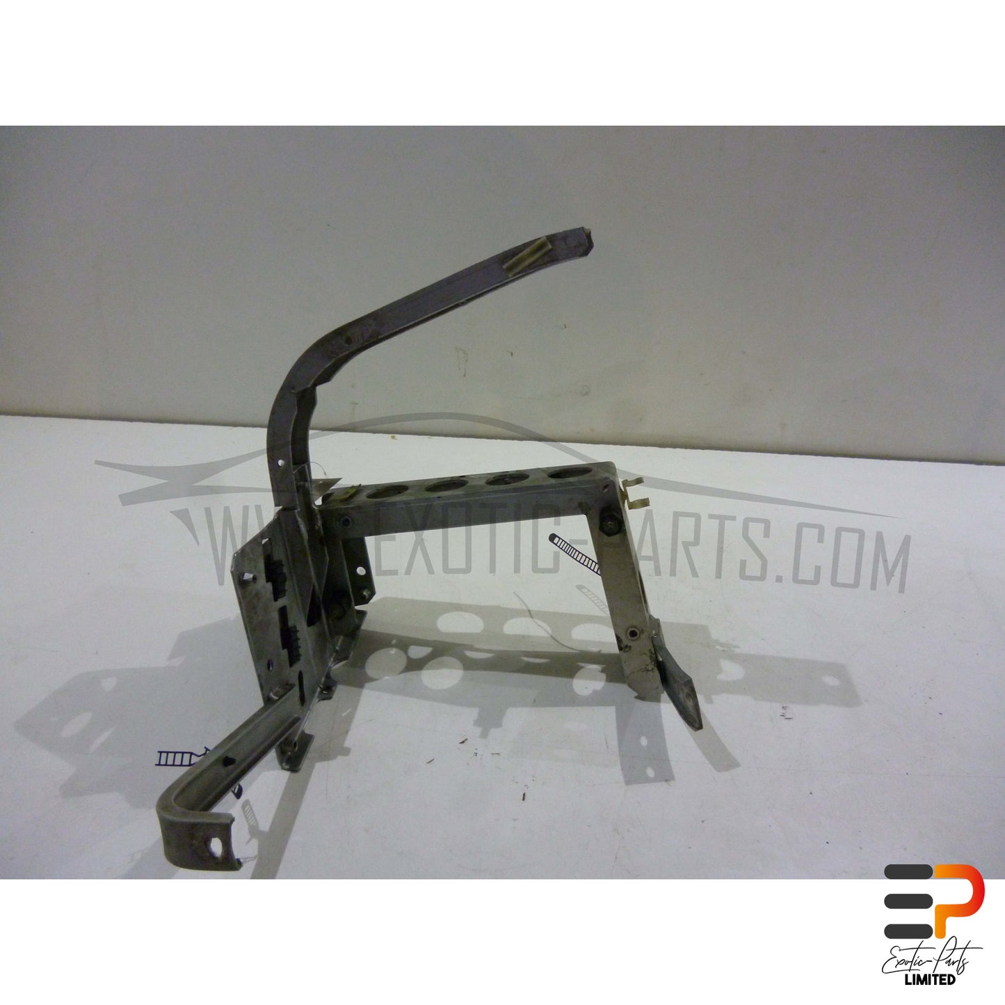 Audi S8 4.2 Quattro Holder Bumper 4D0821137 picture 2