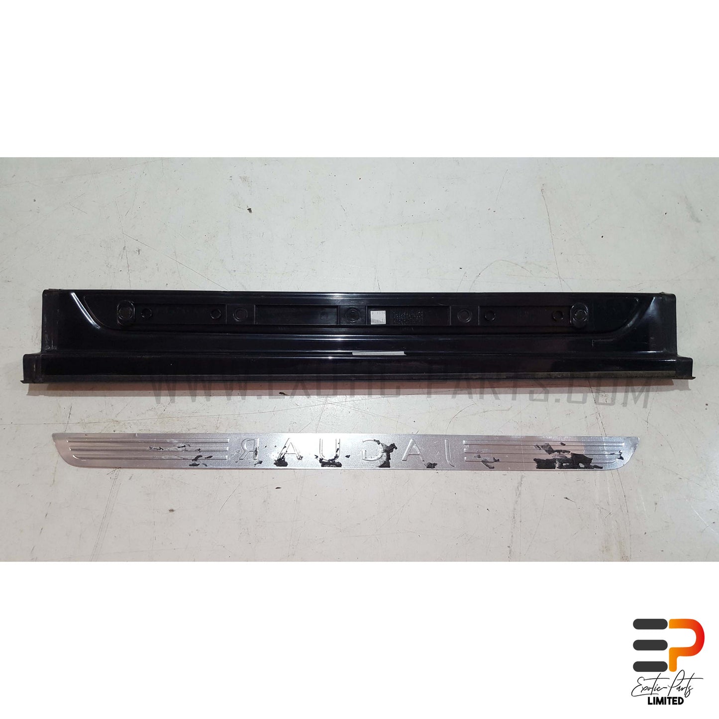 Jaguar XK 5.0 Coupe Door Sill Panel 6W83-13208-A Right picture 3