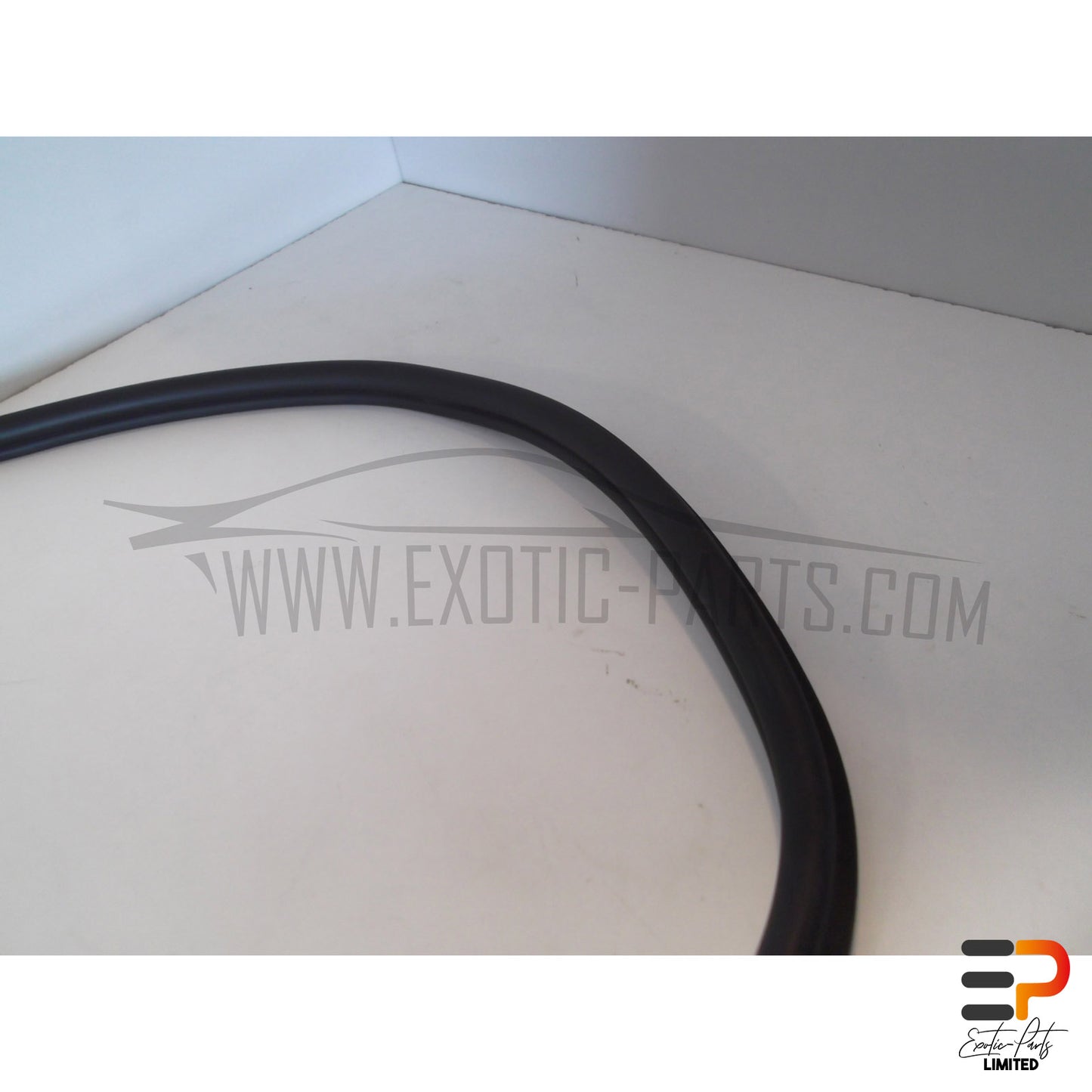 Audi RS4 Avant Boot Lid Seal 8E9827705Q picture 3