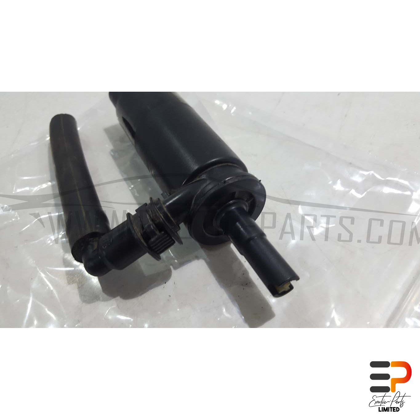 BMW E63 M6 S85 Coupe Washer Pump 67.12-6973097 picture 3