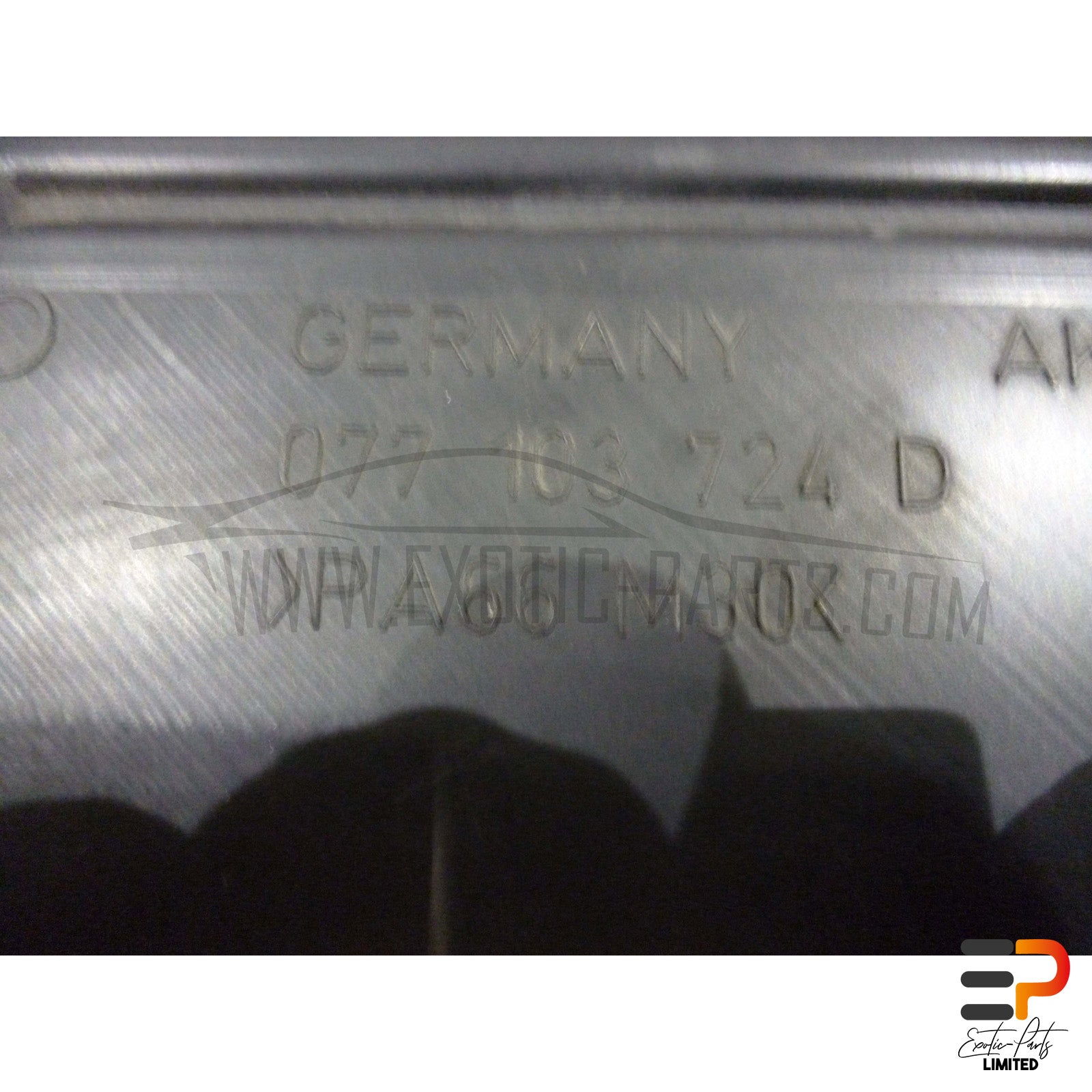 Audi S8 4.2 Quattro Cover Engine 077103724D picture 3