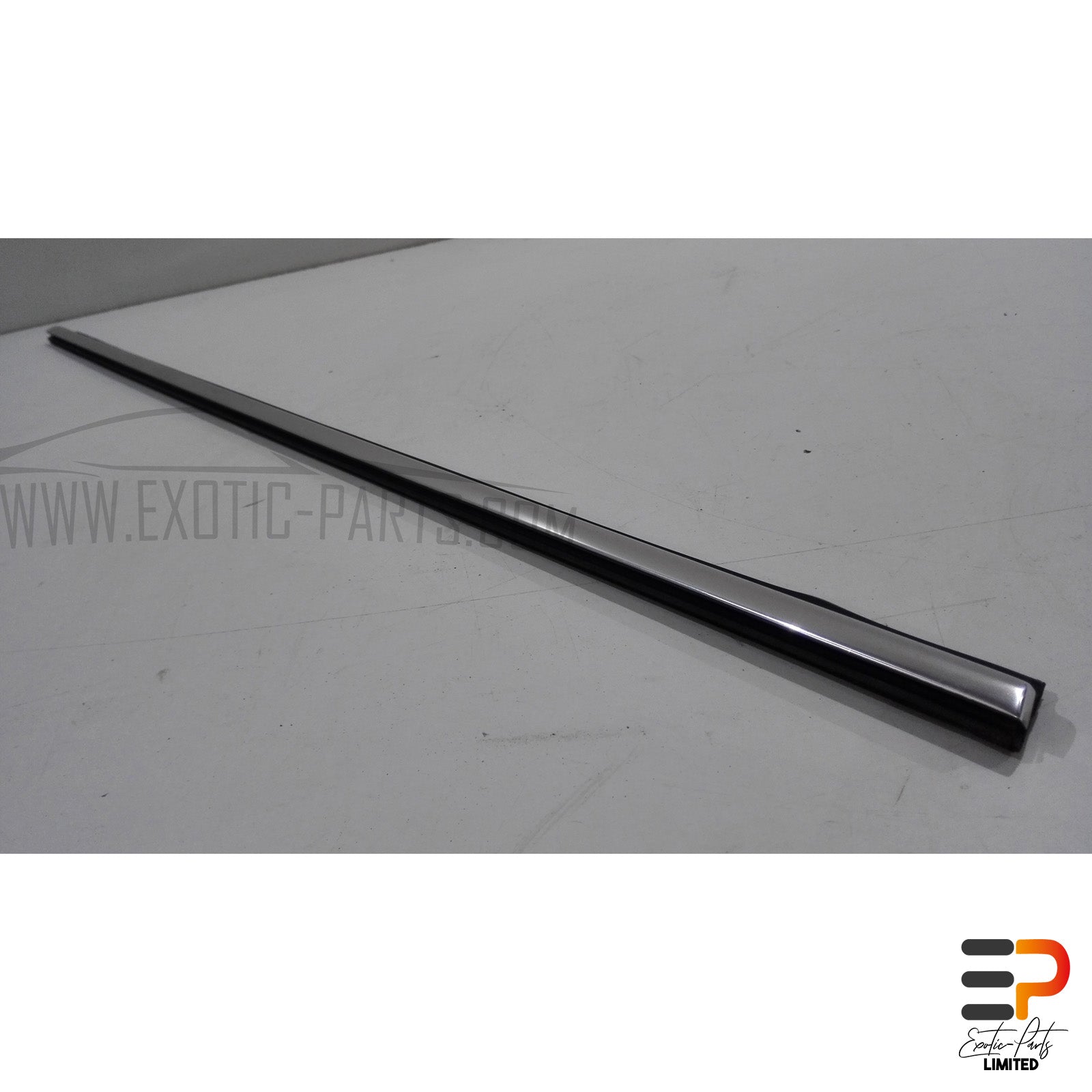 Audi S8 4.2 Quattro Ledge Moulding 4D0853768A 2ZZ Rear Right picture 3