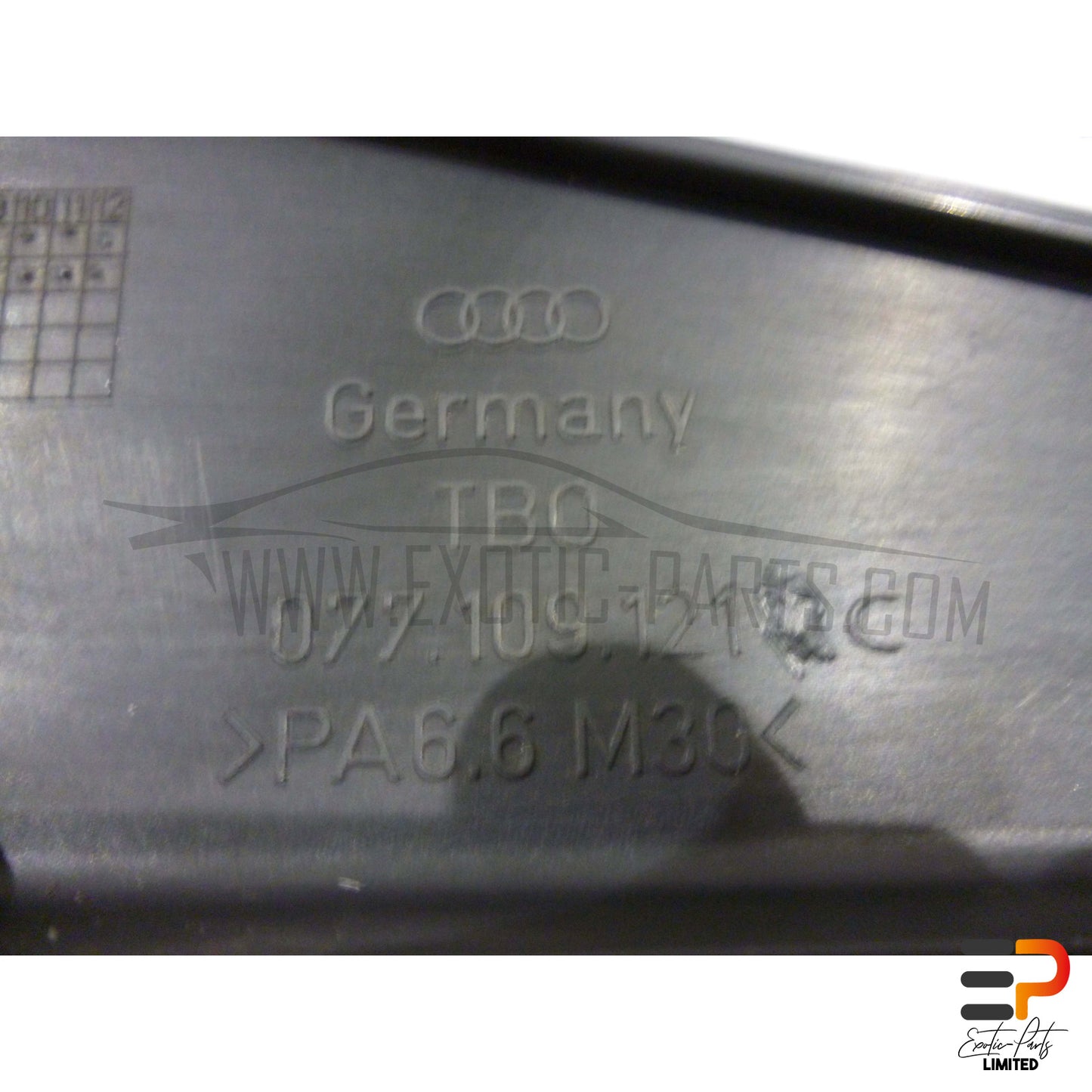 Audi S8 4.2 Quattro Cover Engine 077109194A picture 3