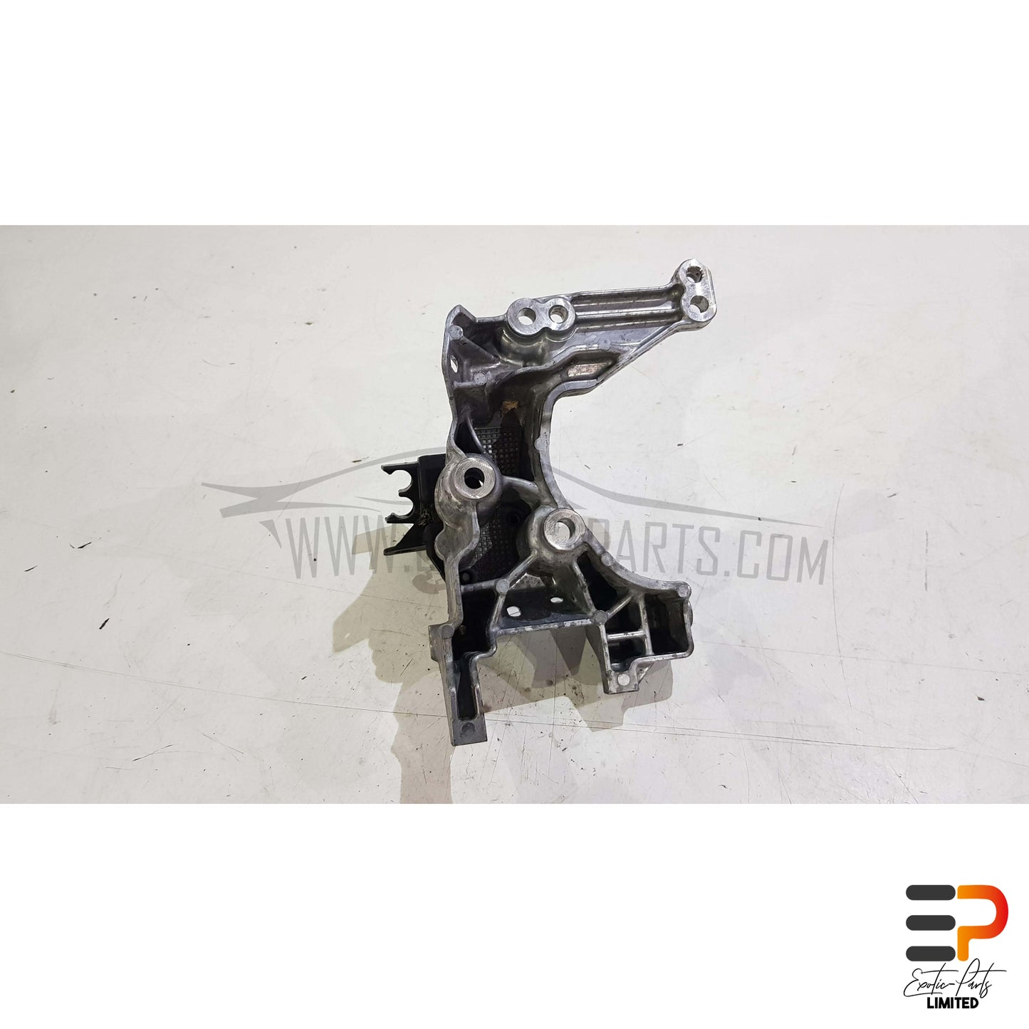 Peugeot 308 SW II T9 Break 1.5 HDI Bracket Alternator 9808696680 picture 3