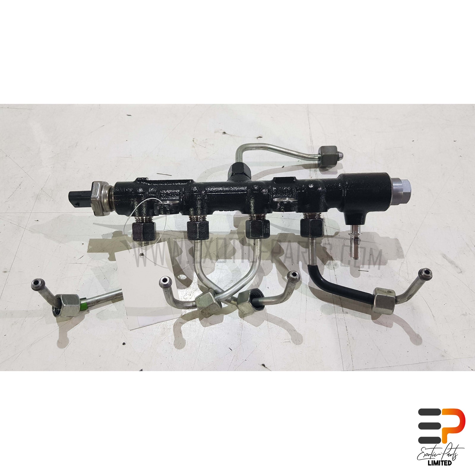 Peugeot 308 SW II T9 Break 1.5 HDI Fuel Distributor 9821399680 picture 3