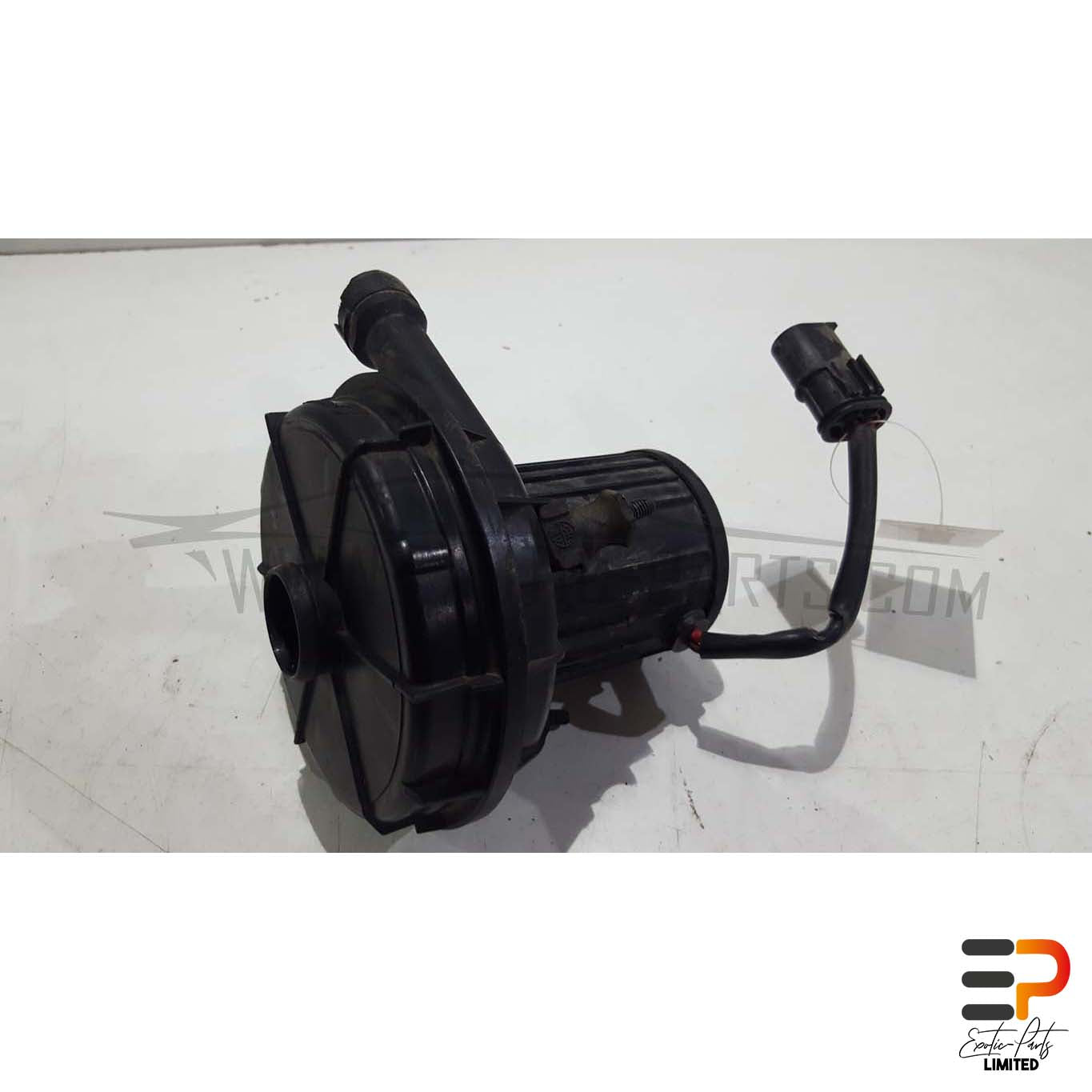 BMW E63 M6 S85 Coupe Air Pump 11.72-7571589 picture 3