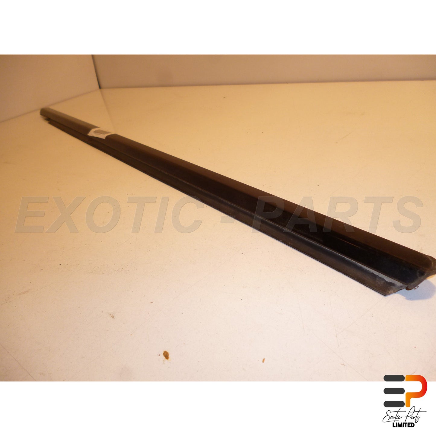 Mercedes Benz E320 T CDI Avantgarde W211 Ledge Moulding A2116900480 Front Right picture 3