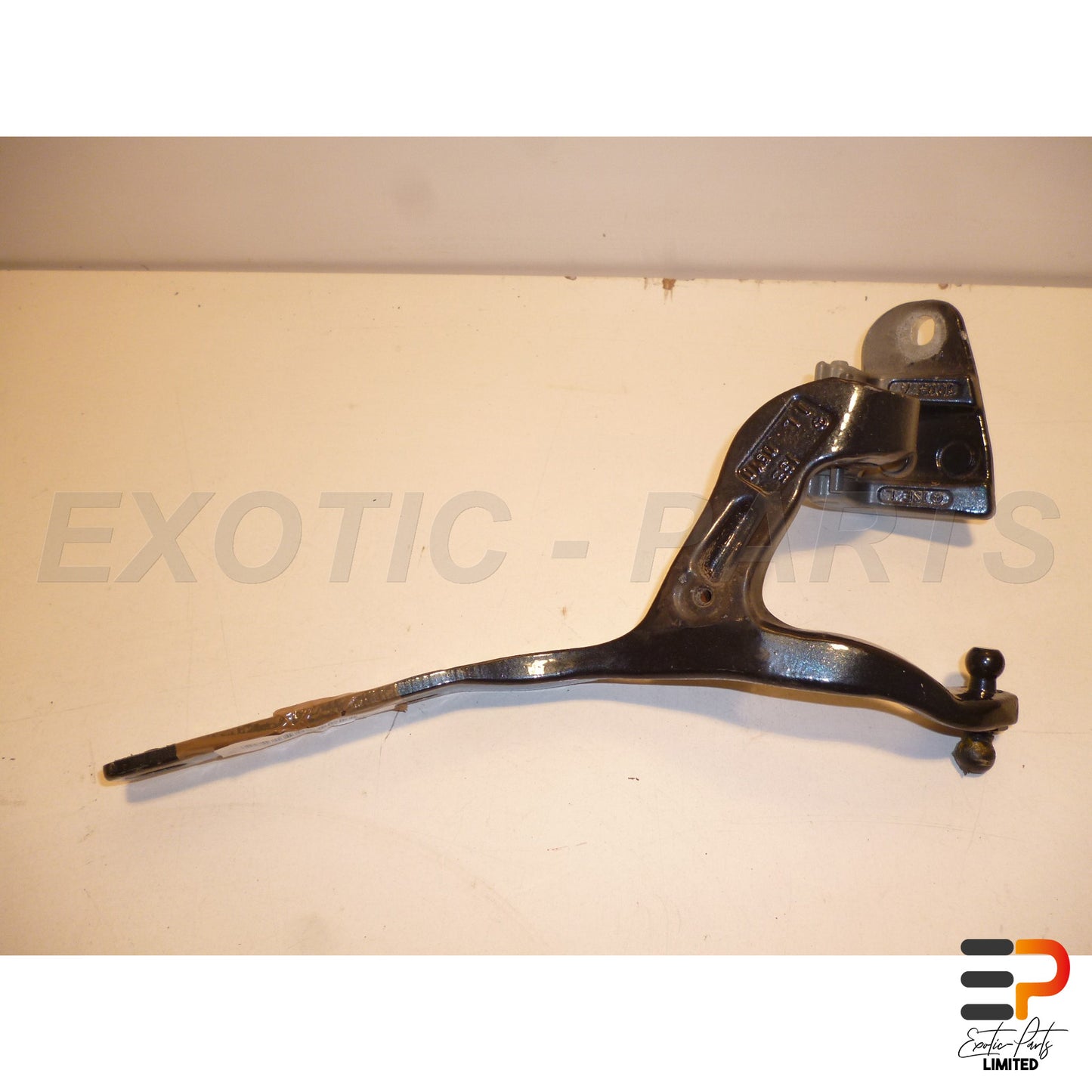 Mercedes Benz E320 T CDI Avantgarde W211 Hinge A2117400137 Left picture 3