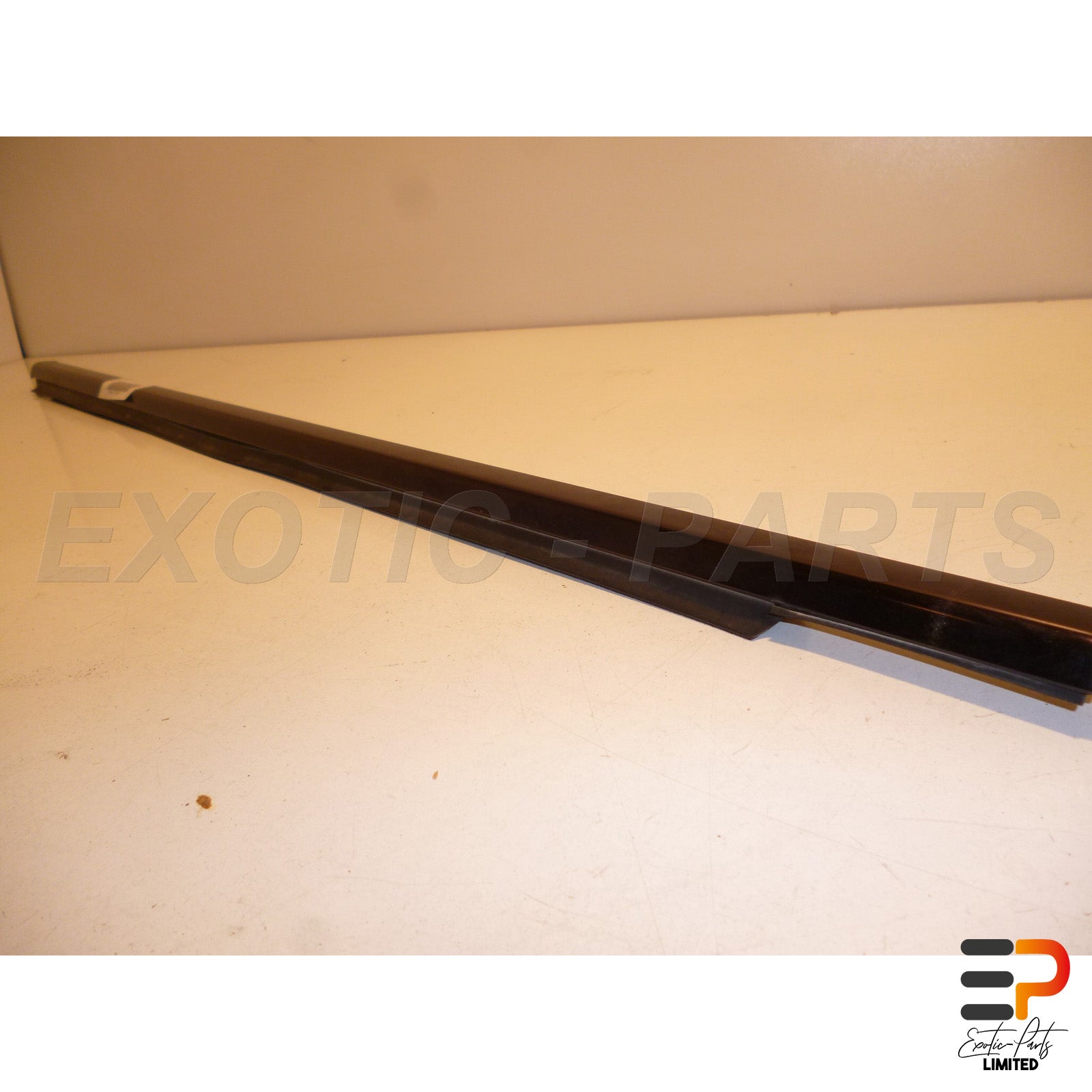 Mercedes Benz E320 T CDI Avantgarde W211 Ledge Moulding A2116900380 Front Left picture 3