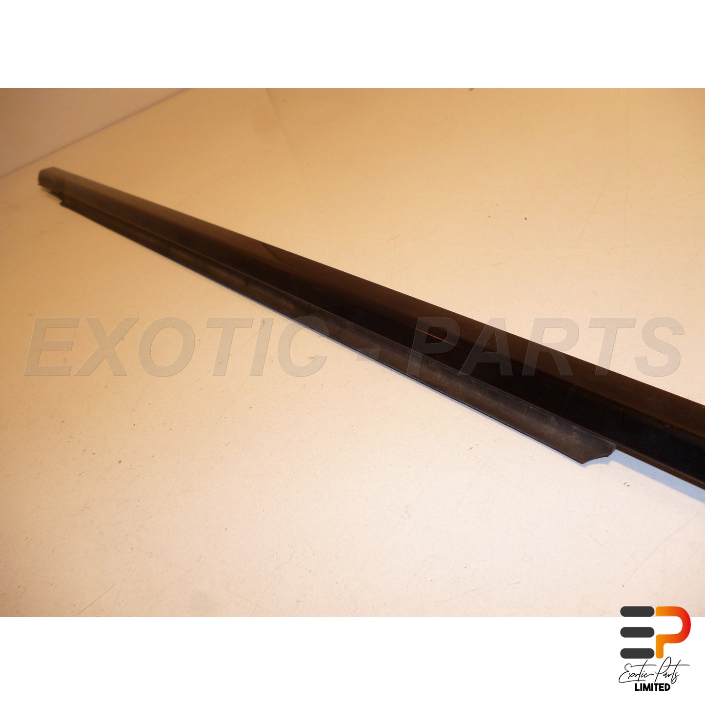 Mercedes Benz E320 T CDI Avantgarde W211 Ledge Moulding A2116900880 Right picture 3