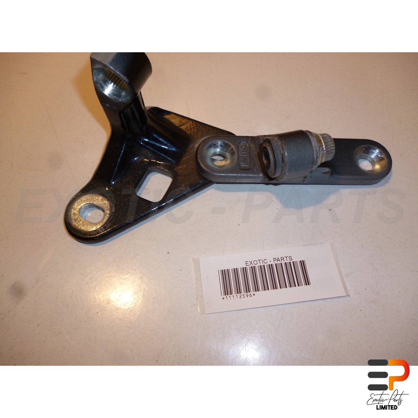 Mercedes Benz E320 T CDI Avantgarde W211 Hinge picture 4