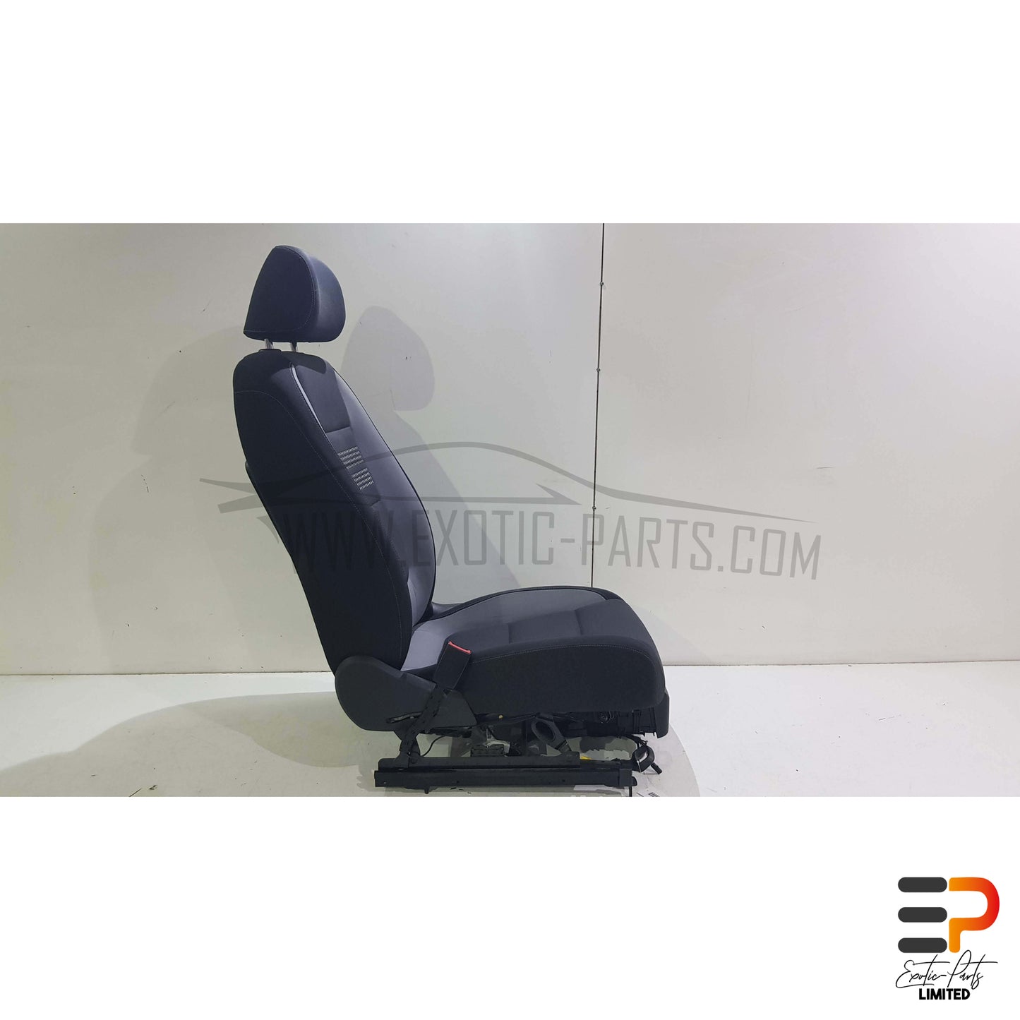 VW Golf VI Mk6 Plus 1.4 TSI DSG Driver Seat Cloth Black / Grey Front Left picture 4