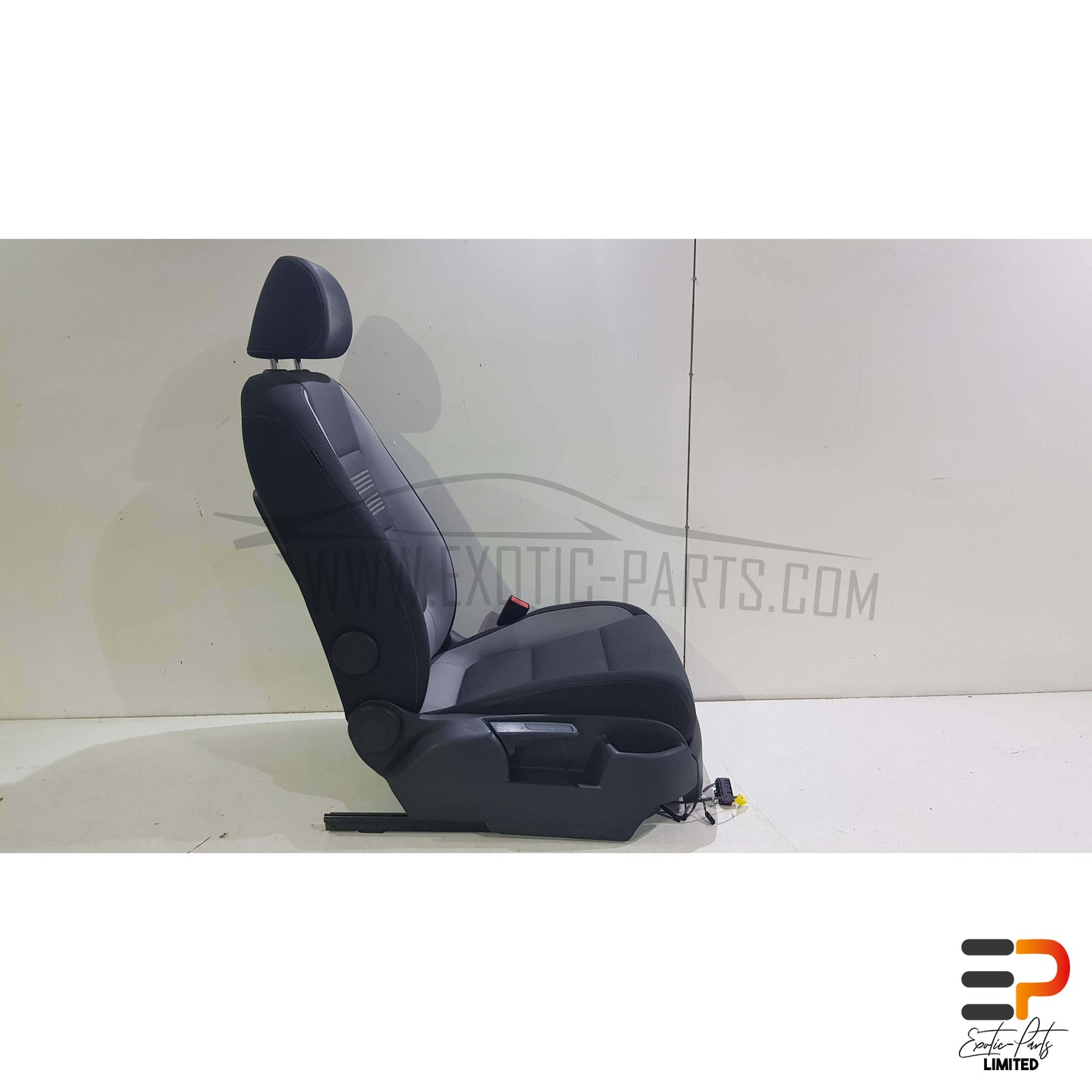 VW Golf VI Mk6 Plus 1.4 TSI DSG Passenger Seat Cloth Black / Grey Front Right picture 4