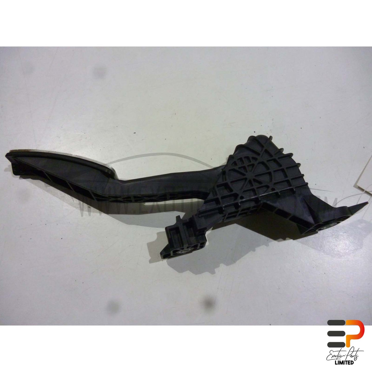 Mazda RX-8 SE 170 KW Accelerator Pedal F157-41-600D picture 4