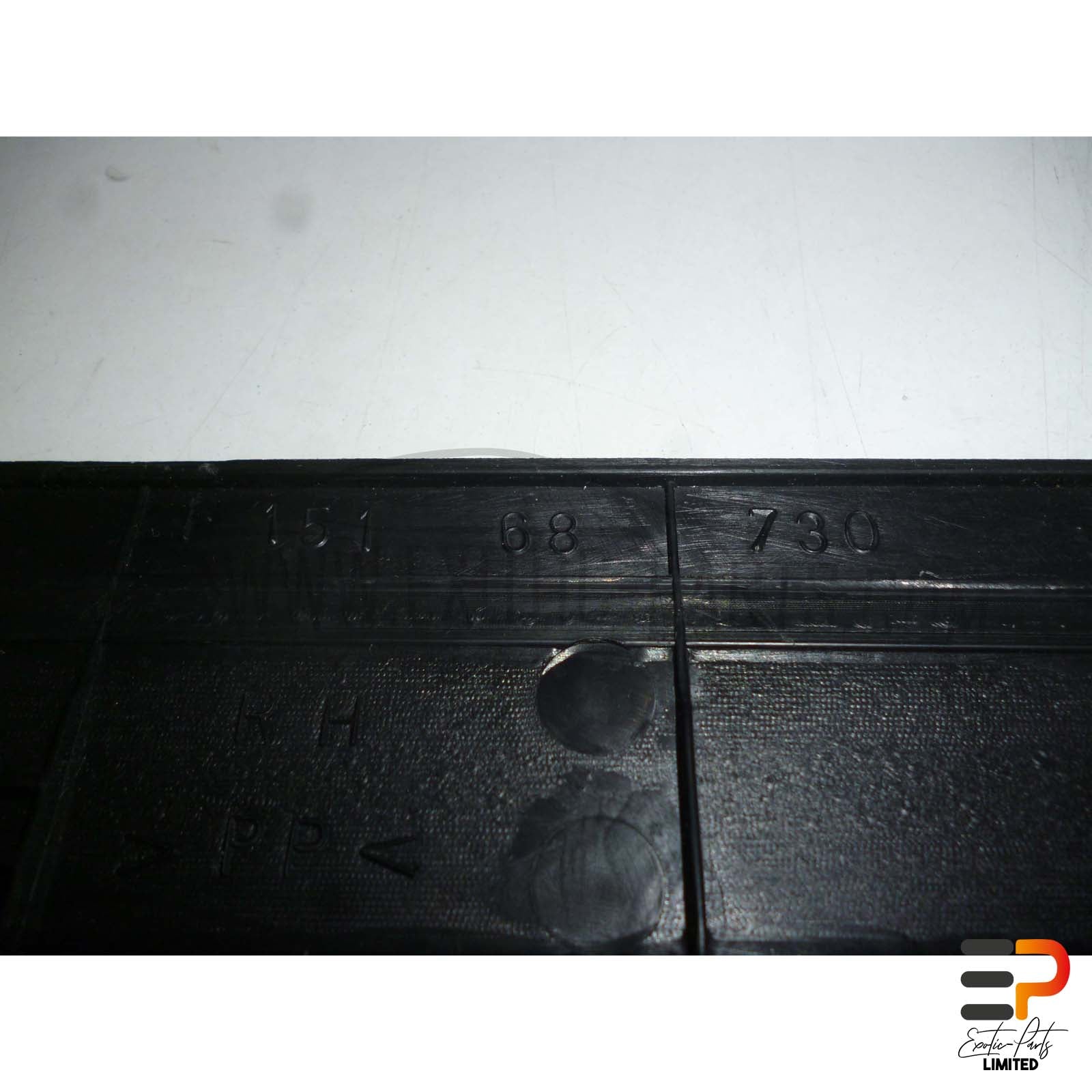 Mazda RX-8 SE 170 KW Door Sill Panel F151-68-730 Right picture 5