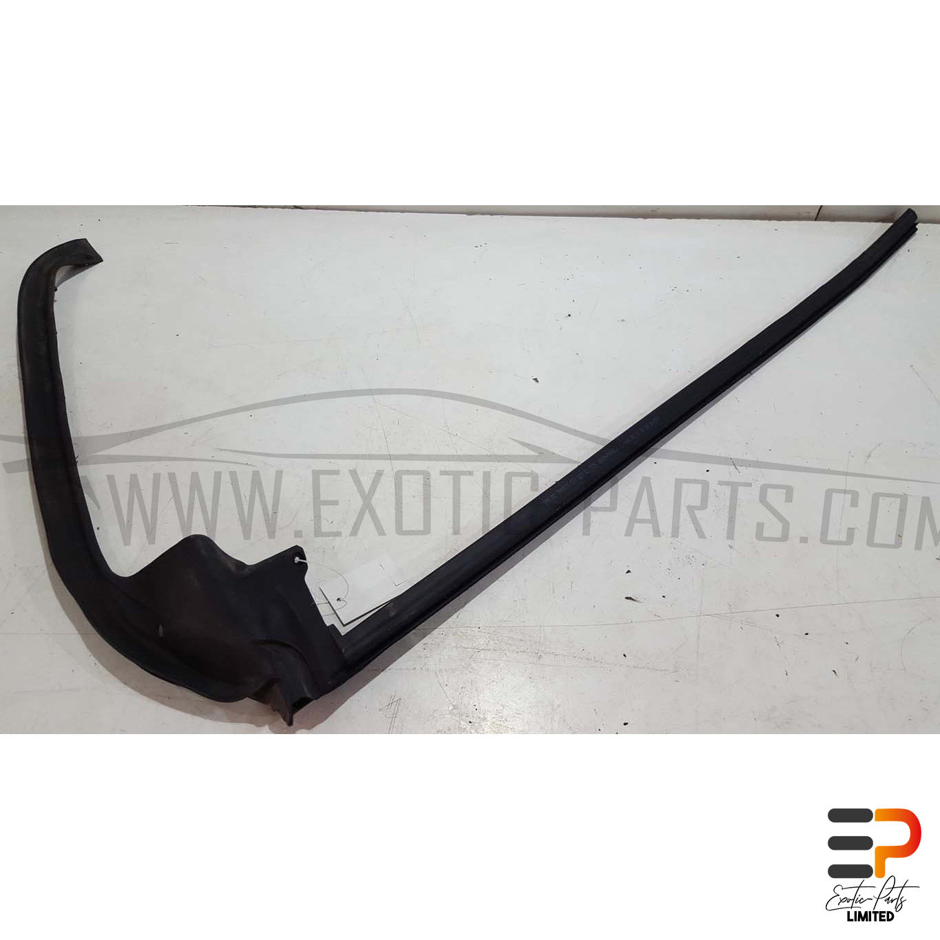 BMW E63 M6 S85 Coupe Sealing Rail Inside 51.33-7008574 Right picture 5