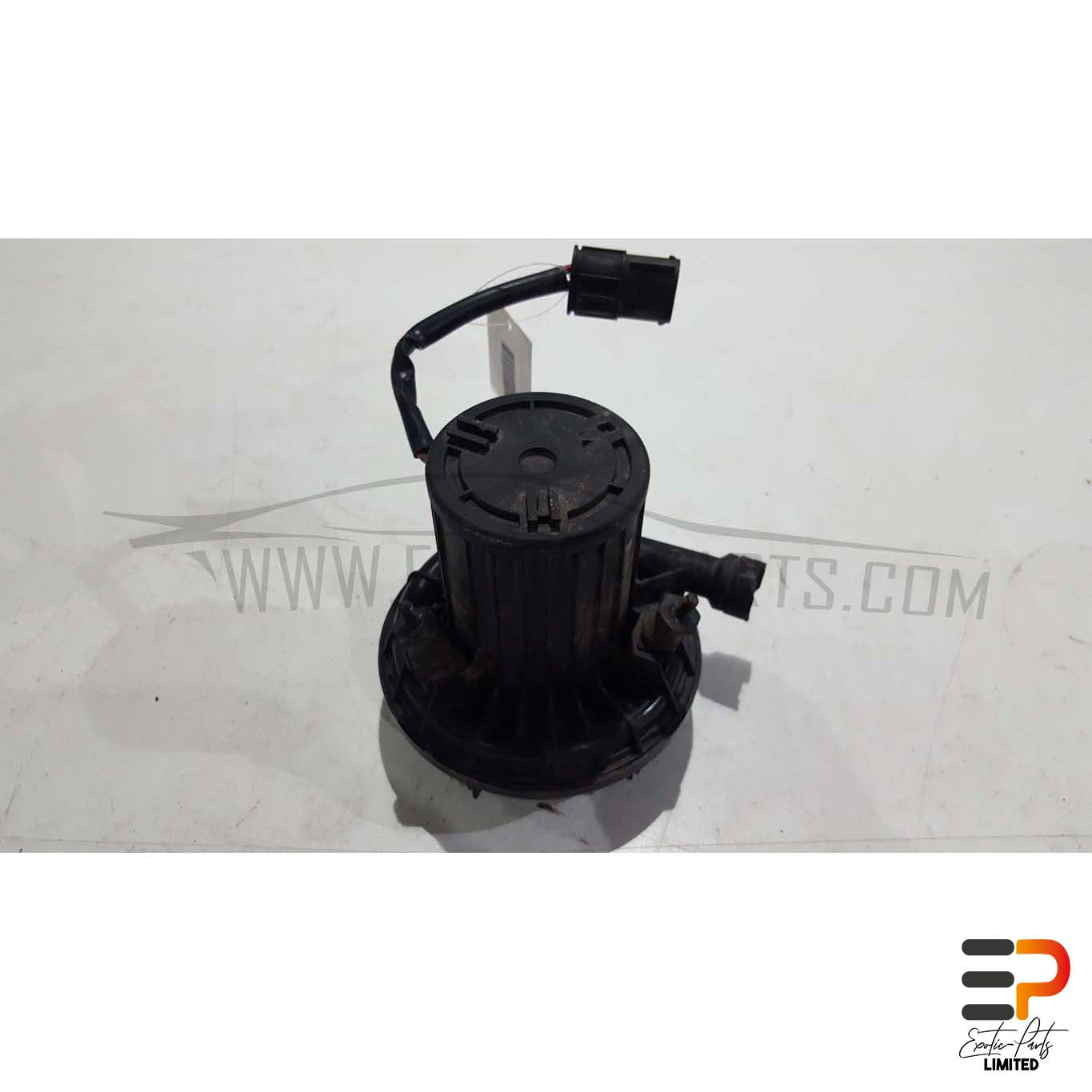 BMW E63 M6 S85 Coupe Air Pump 11.72-7571589 picture 5