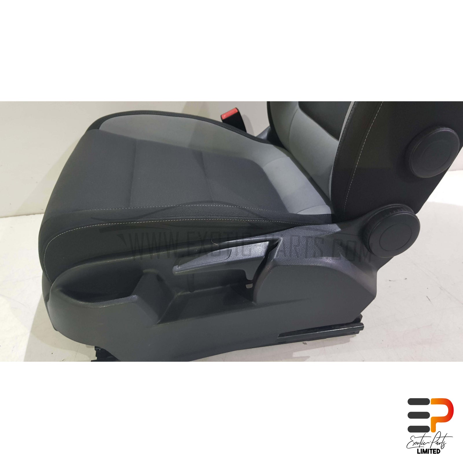 VW Golf VI Mk6 Plus 1.4 TSI DSG Driver Seat Cloth Black / Grey Front Left picture 9